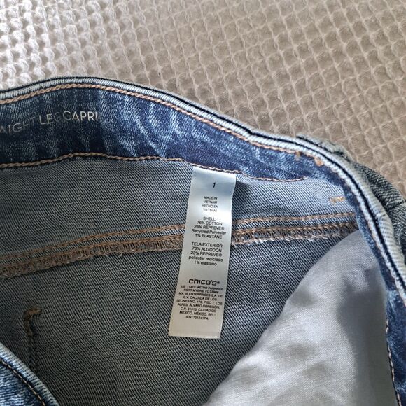 Chicos Jeans Womens 1 Medium 8 Blue Perfect Girlfriend Straight Leg Capri Raw - Picture 6 of 10